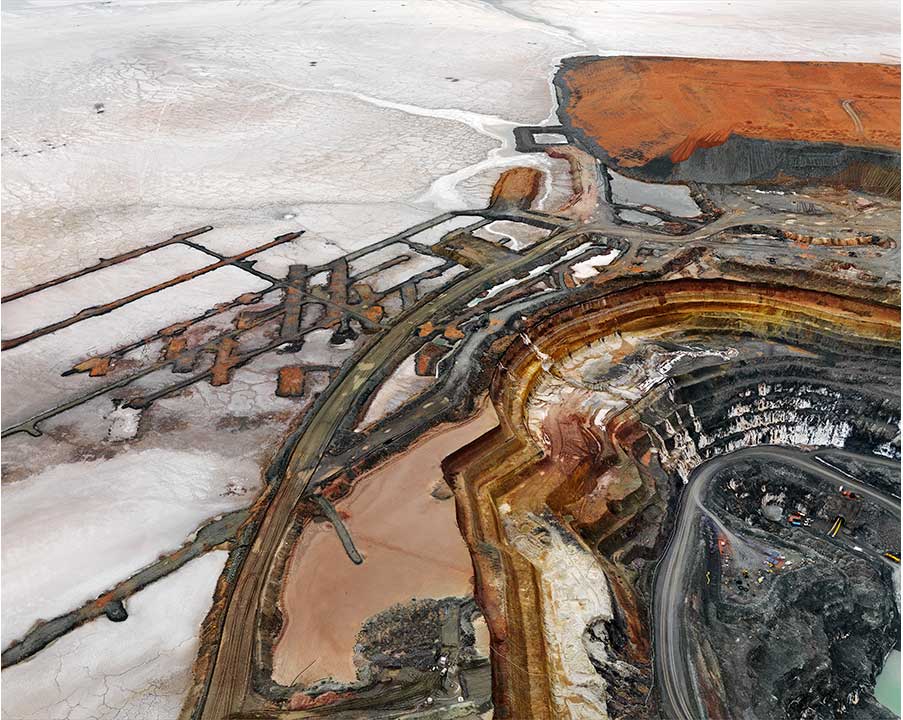 Edward Burtynsky – Art Works for Change